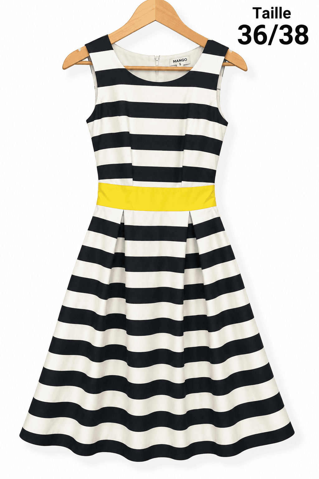 Robe rayée blanche et noire avec ceinture jaune